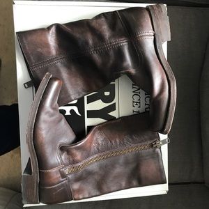 Frye Heath Outside Zip Maple brown leather boots